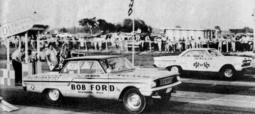 Detroit Dragway - 1964 Len Richter T-Bolt Vs Dyno Don Comet